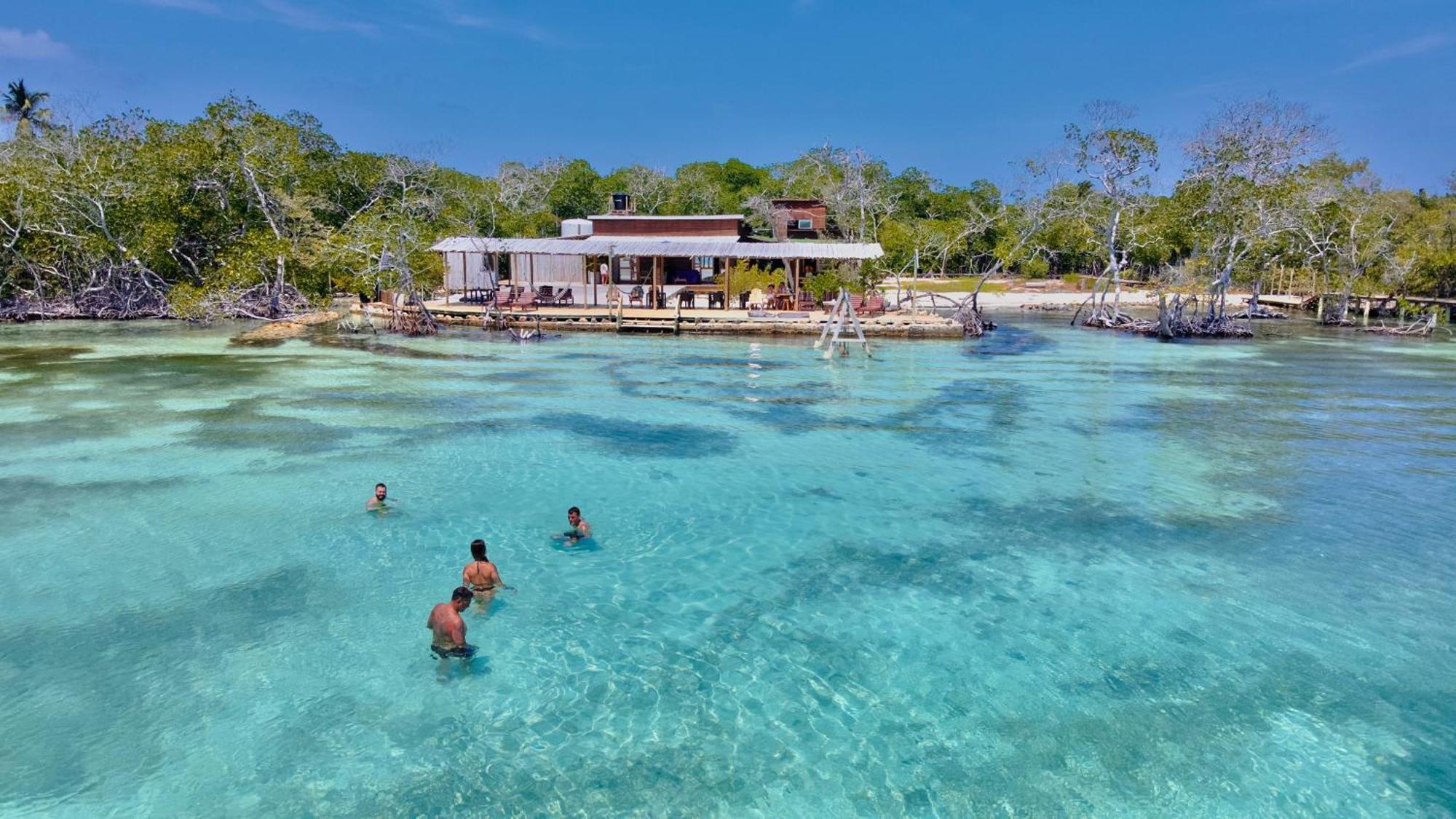 Medusa Hostel Isla Tintipan Tintipan Island Buitenkant foto
